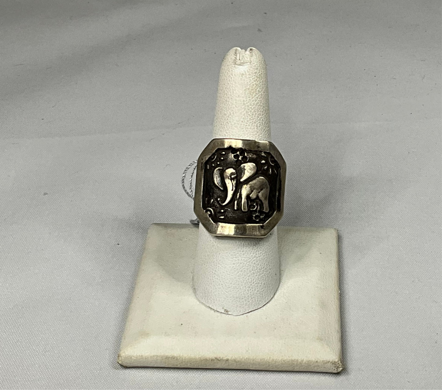Elli - Elephant Sterling Silver Ring by Angelica Cammarota