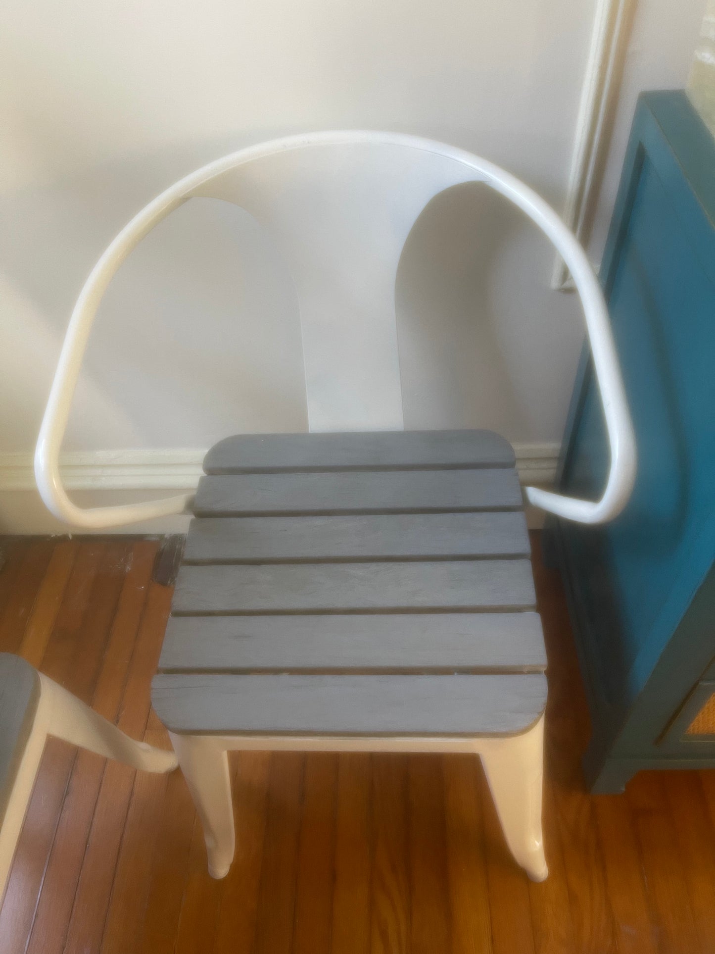 Outdoor white and gray metal and wood chairs (Set of 4)