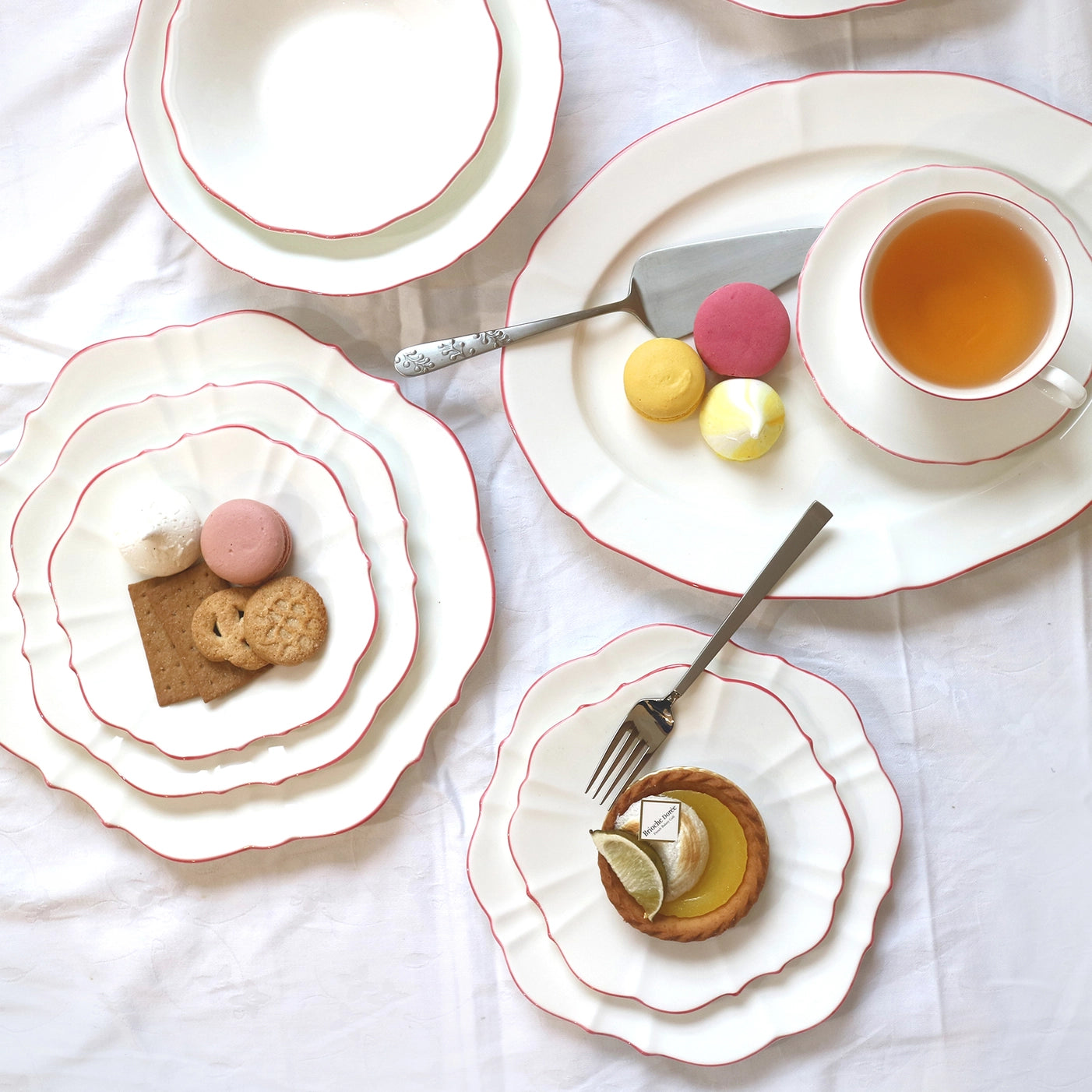 Fine Bone China Salad Plate with hand-painted Roseate Rim (8.5")