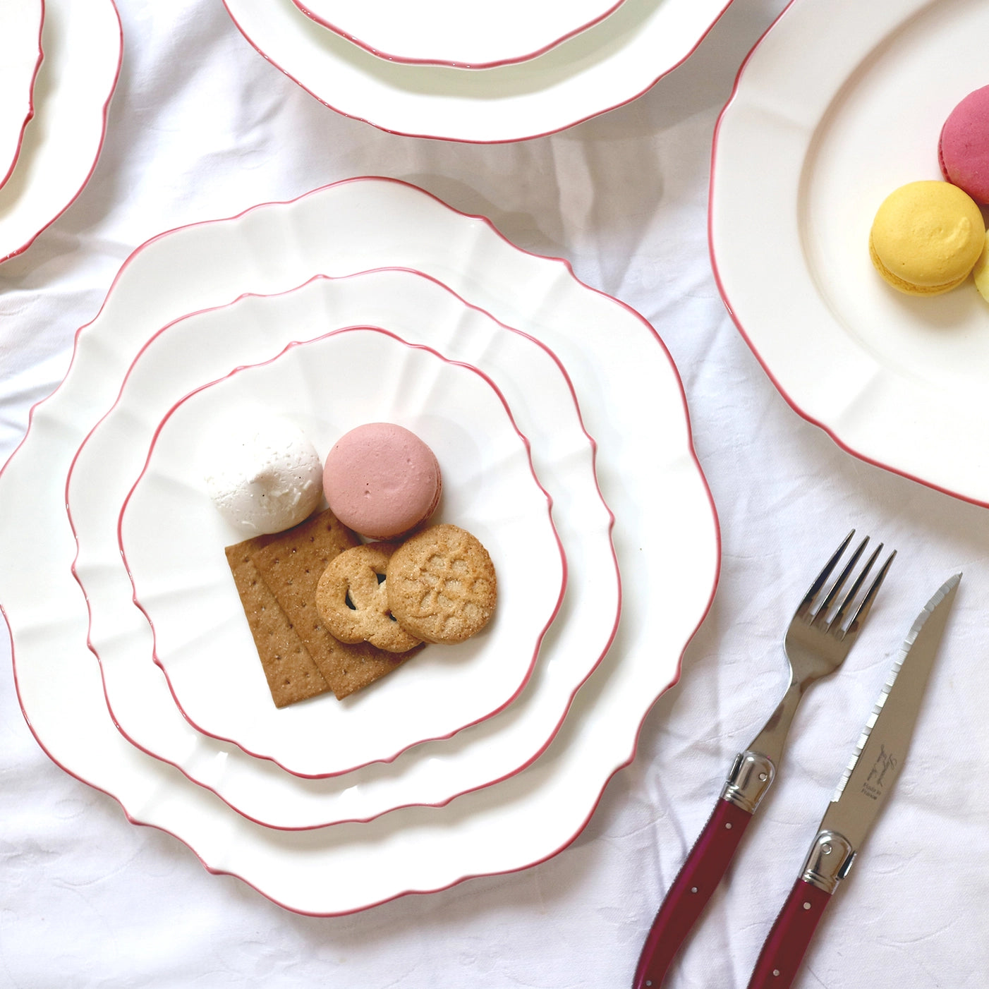 Fine Bone China Salad Plate with hand-painted Roseate Rim (8.5")