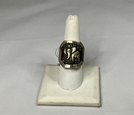 Elli - Elephant Sterling Silver Ring by Angelica Cammarota